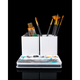 Établi de l’artiste - Rangement et palette – vue 1