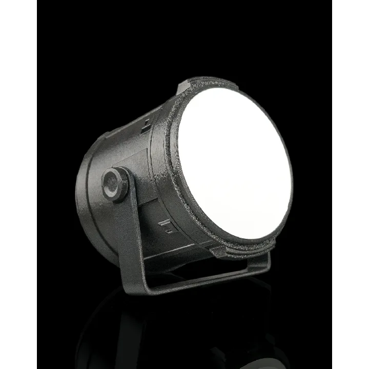 Stage_Light_Table_Lamp_3_441204213b
