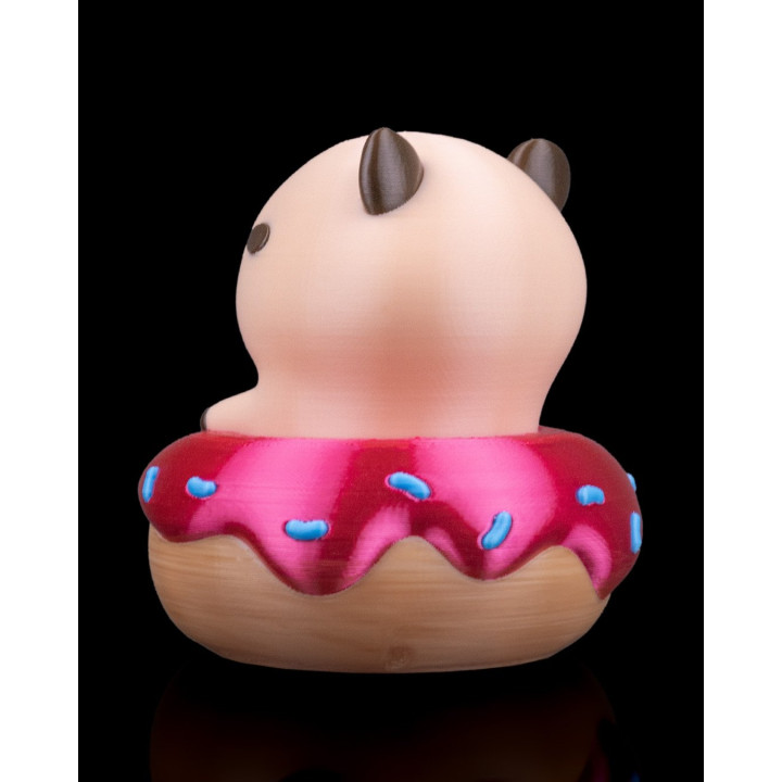 Donut Disturb – Figurine Capybara Sur Donut