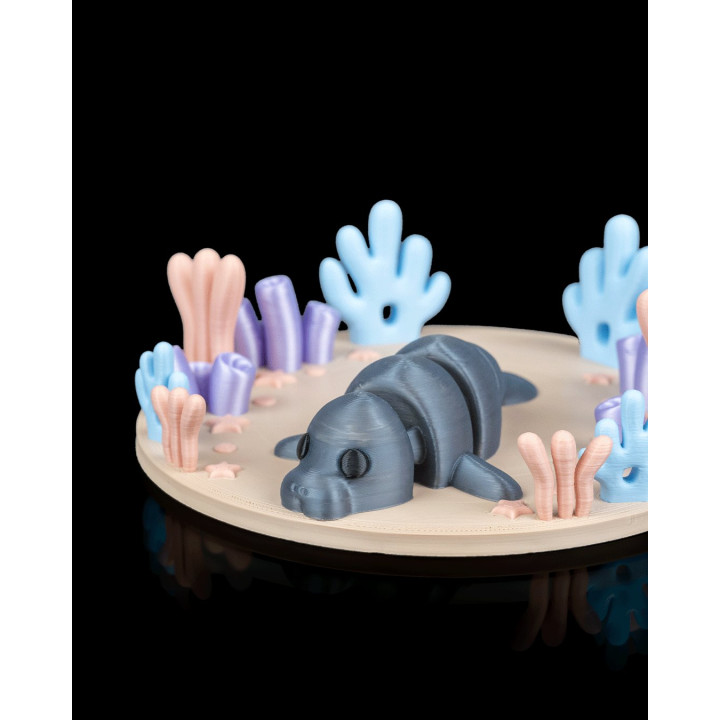 Lamantin Zen Sur Son Récif – Figurine Décorative & Porte-Clés