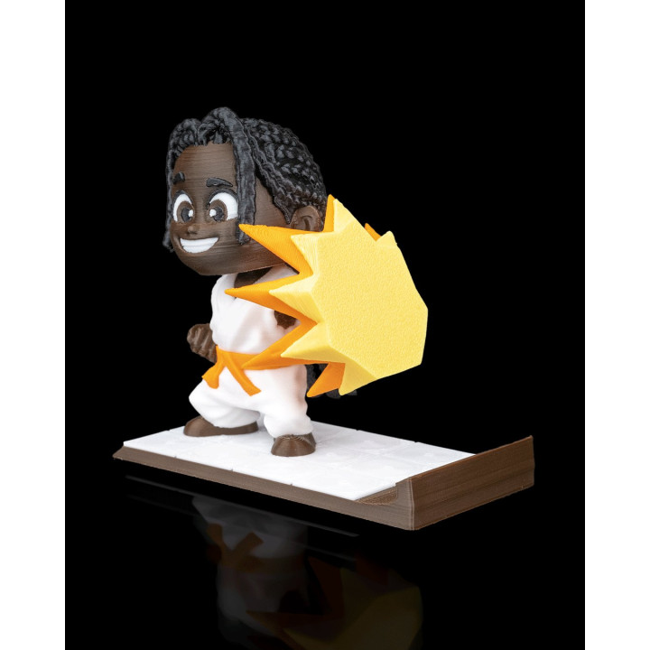 Support Téléphone Figurine Punchline – Le Karatéka Qui Tient Votre Phone