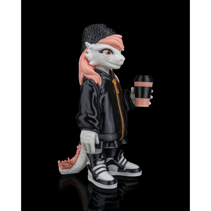Lucy "Lhukyveth" – Figurine Créature Geek Avec Café