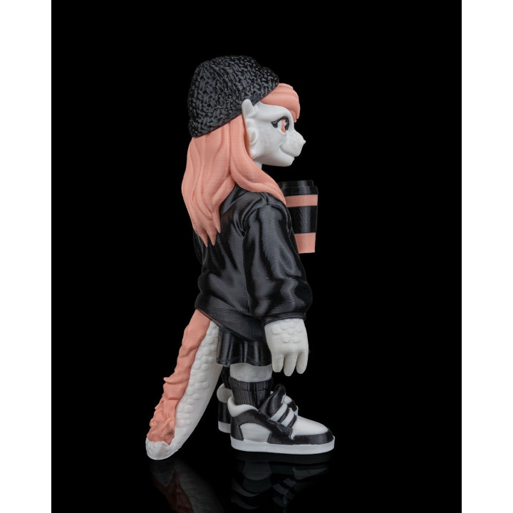 Lucy "Lhukyveth" – Figurine Créature Geek Avec Café