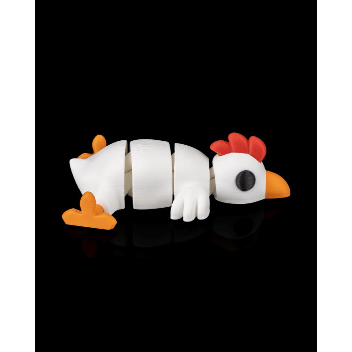 Poule Affalée – Figurine Humoristique Multicolore Avec Décor Forêt