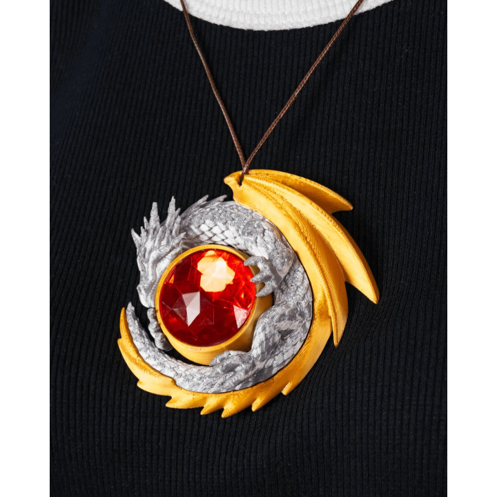 Pendentif Dragon & Gemme Rouge – Le Trésor De L'Aventurier