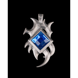 Pendentif Arcane Core – Bijou Fantastique Avec Gemme Bleue