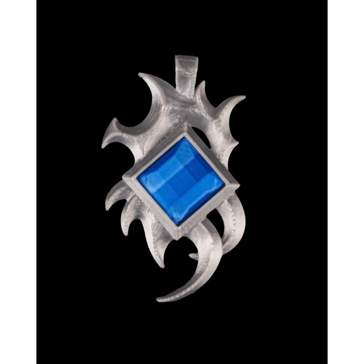 Pendentif Arcane Core – Bijou Fantastique Avec Gemme Bleue