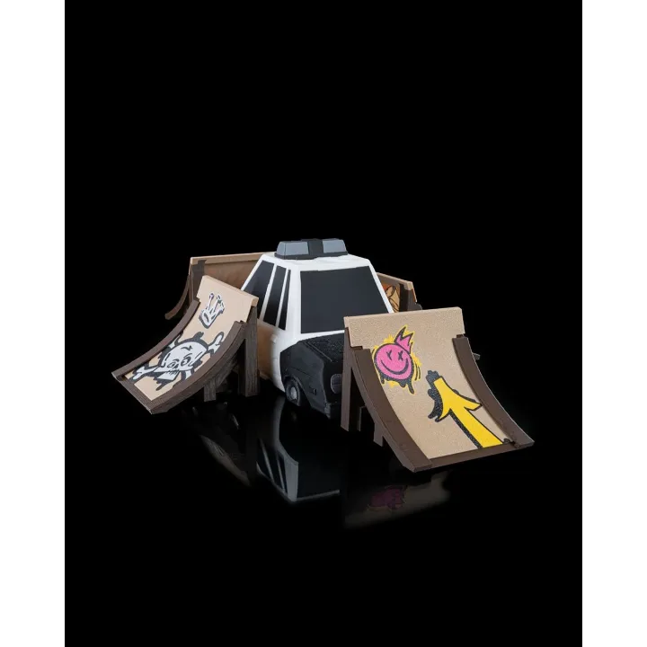 Skatepark Avec Voiture De Police – Fingerskate Urbain