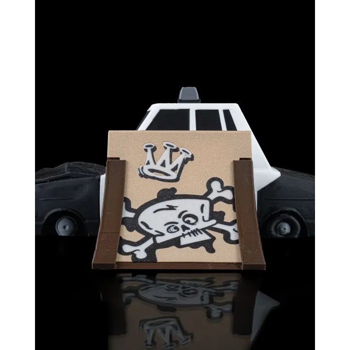 Skatepark Avec Voiture De Police – Fingerskate Urbain