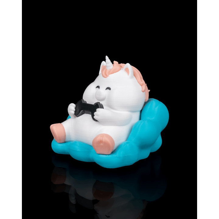 Chubby Unicorn Gamer – Figurine Licorne Joueuse Sur Nuage