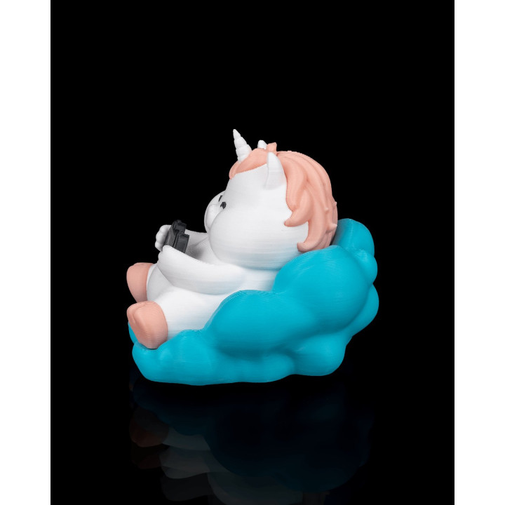 Chubby Unicorn Gamer – Figurine Licorne Joueuse Sur Nuage