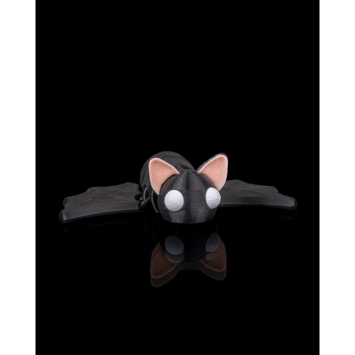 Dozy Bat – La Chauve-Souris Épuisée (Figurine & Porte-Clés)