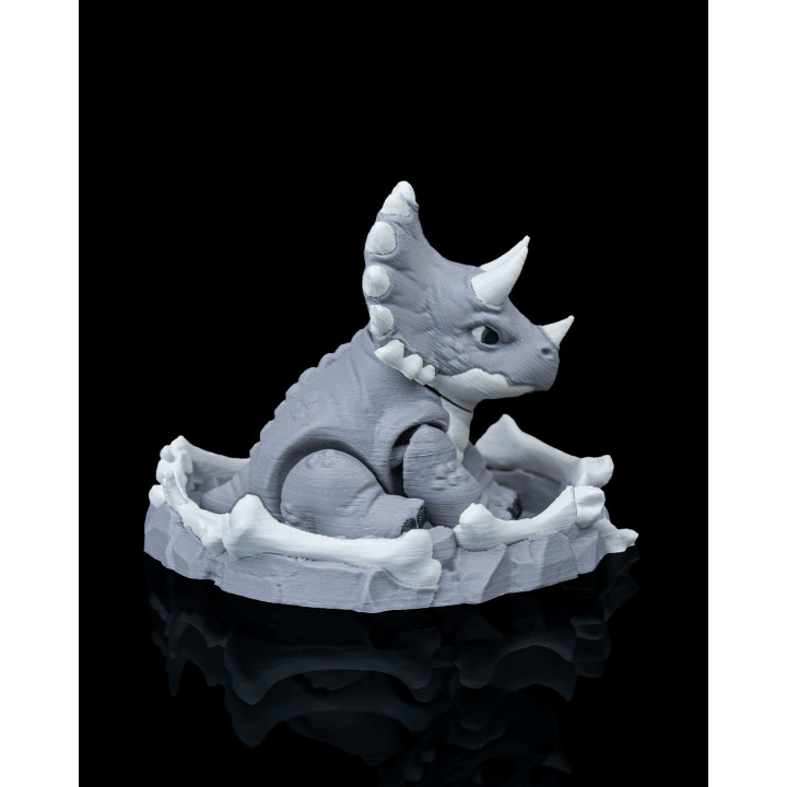 Bébé Tricératops Qui Éclot – Figurine Dinosaure Surprise Dans Son Œuf