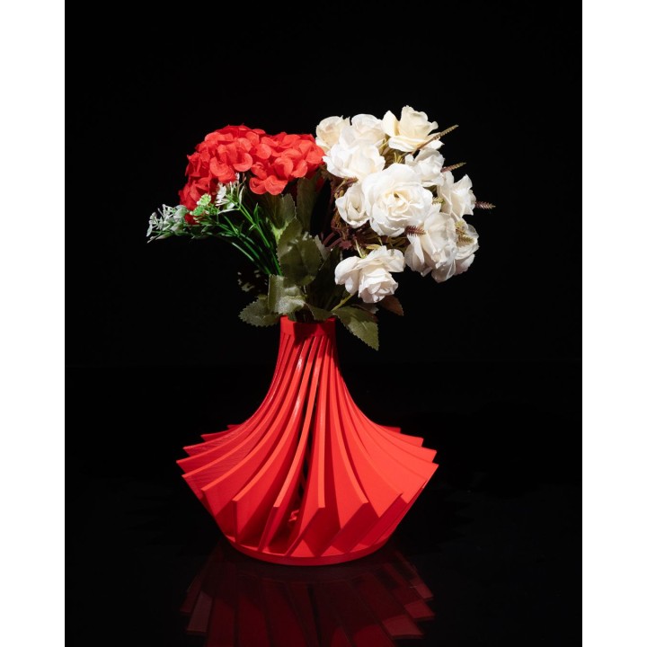 Karioshort Vase