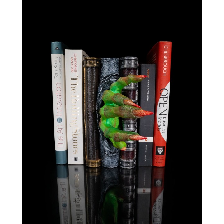 Creeping Out Book Nook