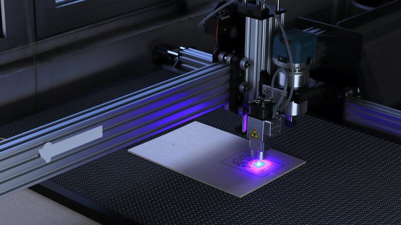 Gravure laser personnalisée : sur quels matériaux et pour quoi faire