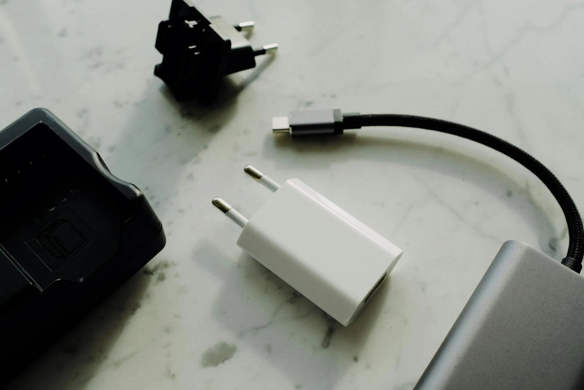 station de charge imprimee en 3d ranger telephone cables et 